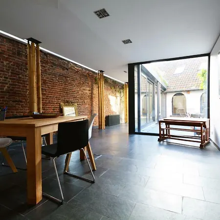 Nest Bed & Breakfast Gent