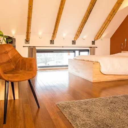 Nest Bed & Breakfast 2*
