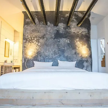 Nest Bed & Breakfast